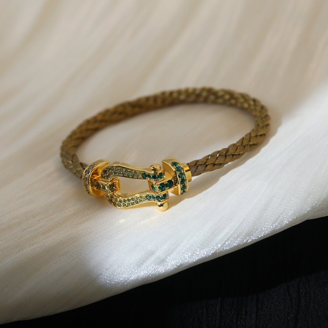 [Cyra]  FORCE 10 GOLD GREEN DIAMOND PAVED