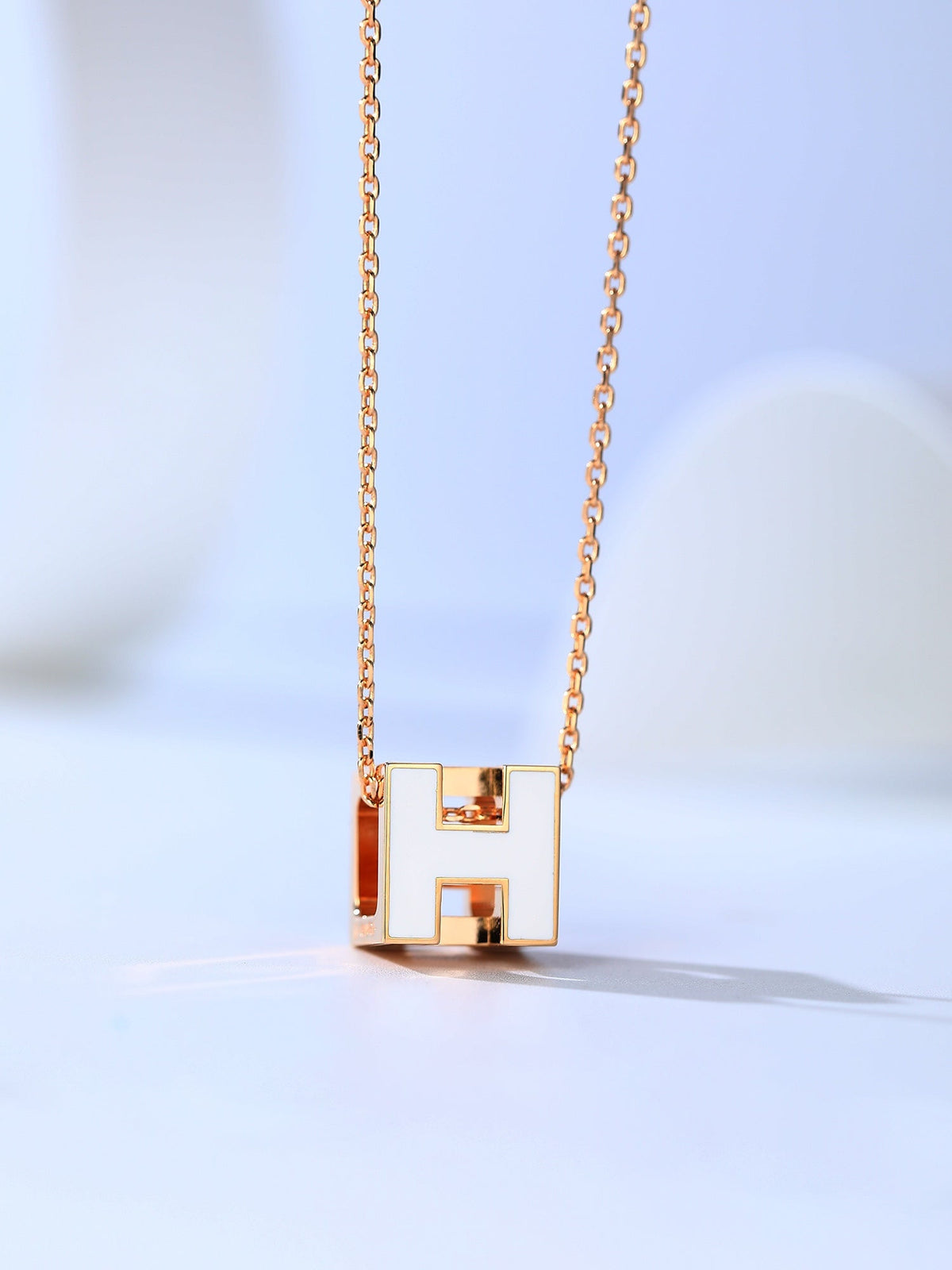 [Cyra]  H CAGE PINK GOLD NECKLACE