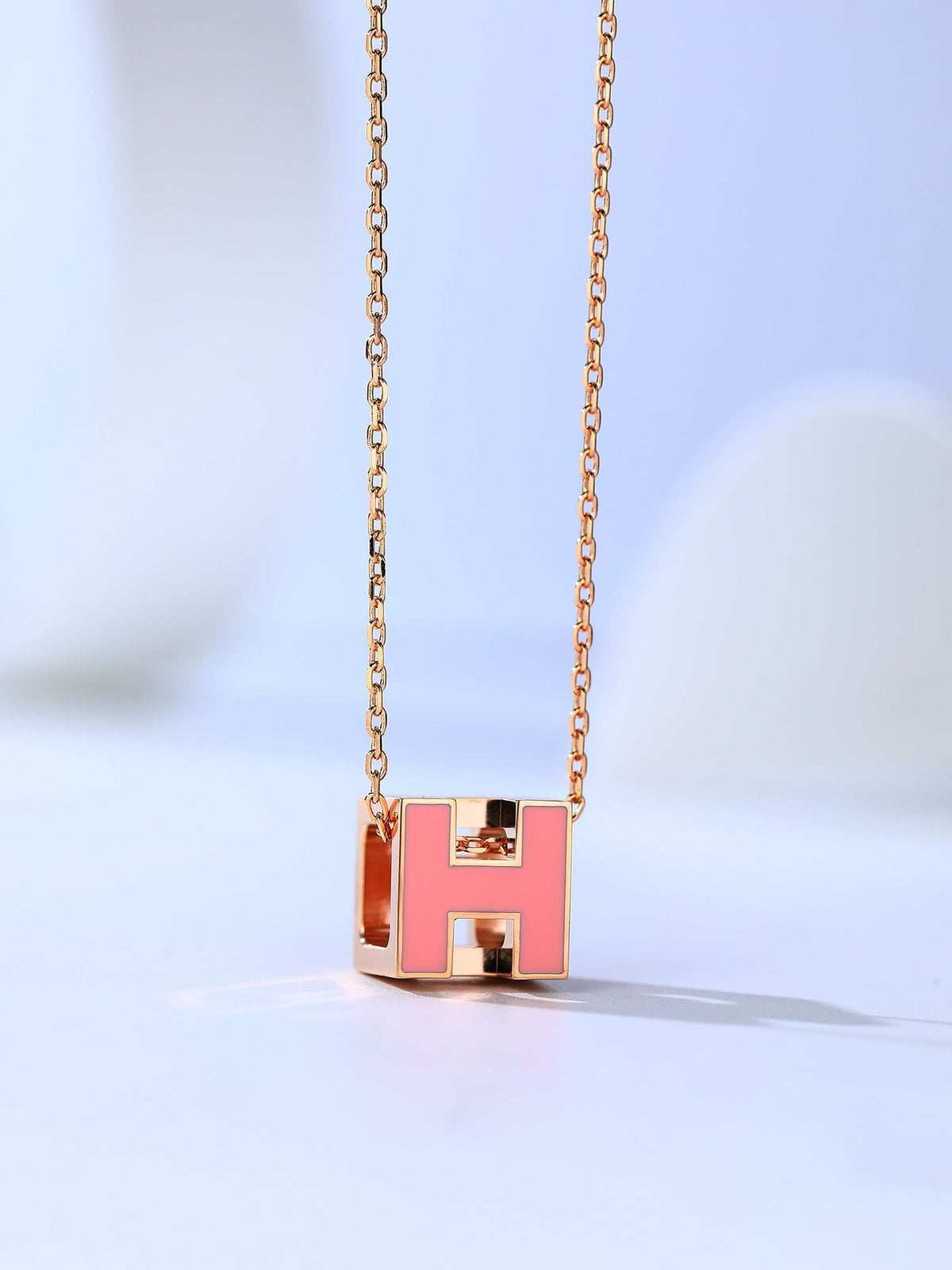 [Cyra]  H CAGE PINK GOLD NECKLACE