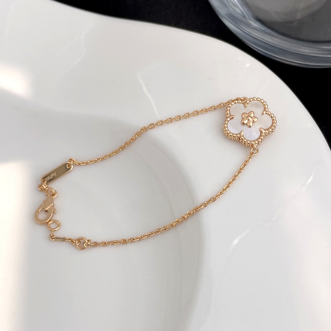 [Cyra]  LUCKY SPRING ROSE GOLD MOP BRACELET