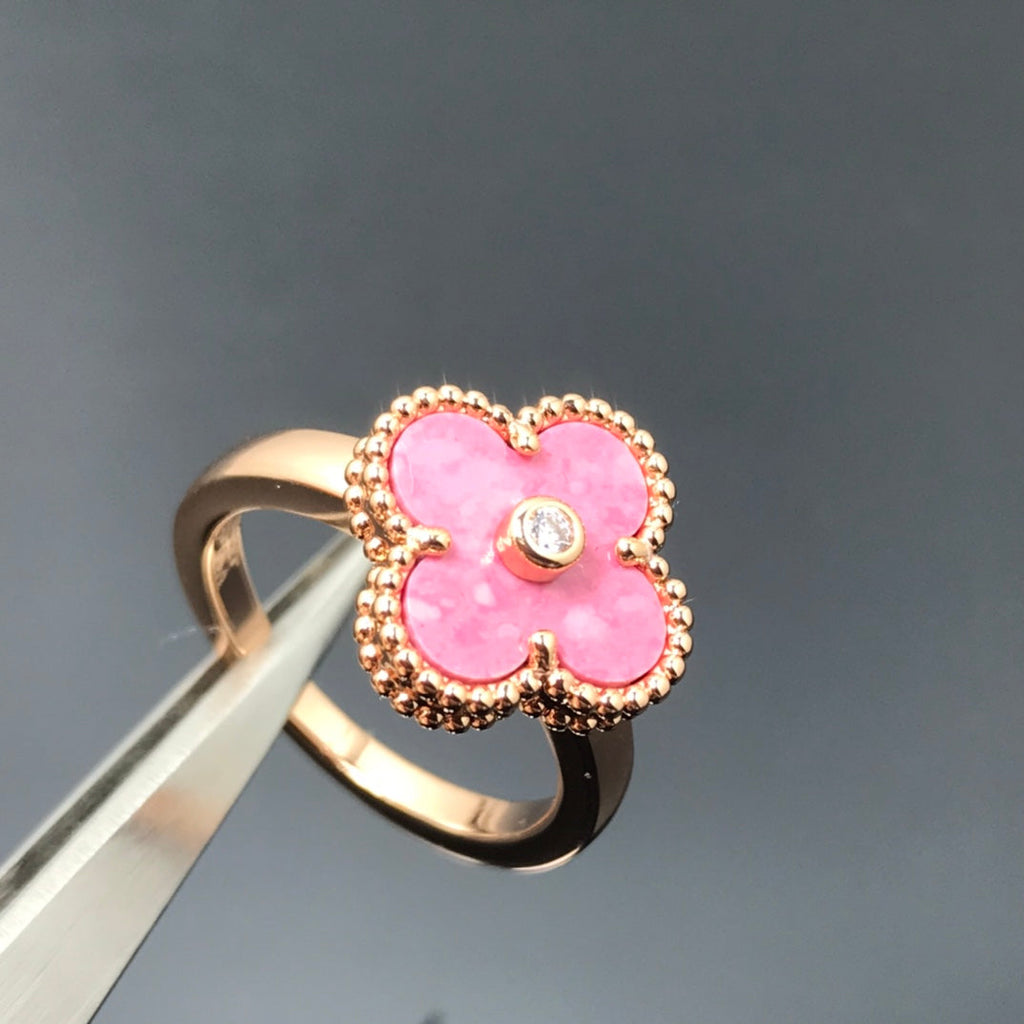 [Cyra]  CLOVER RHODONITE ROSE GOLD RING