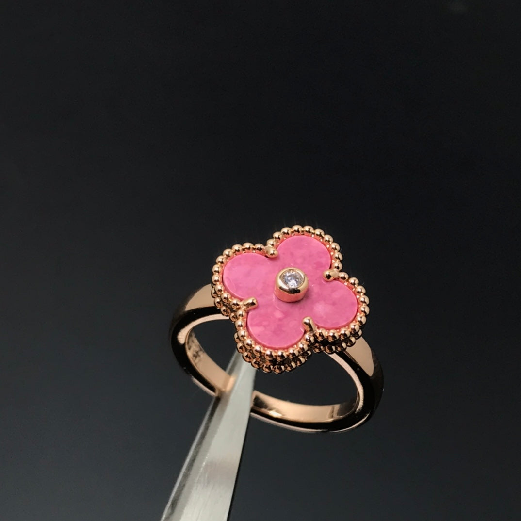[Cyra]  CLOVER RHODONITE ROSE GOLD RING