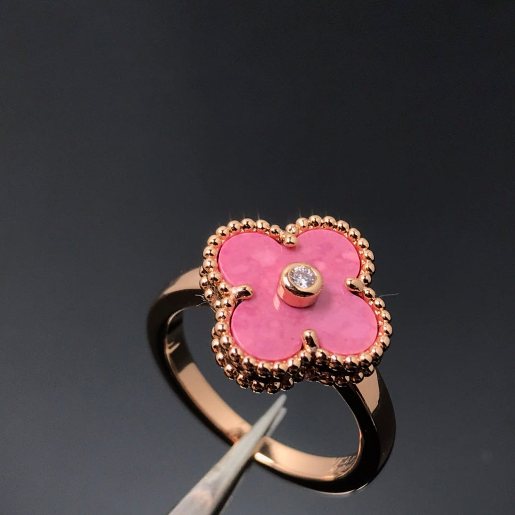 [Cyra]  CLOVER RHODONITE ROSE GOLD RING