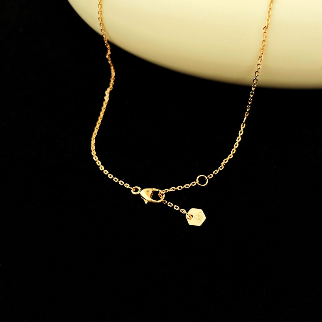 [Cyra]  BEE MINI PEDANT DIAMOND NECKLACE