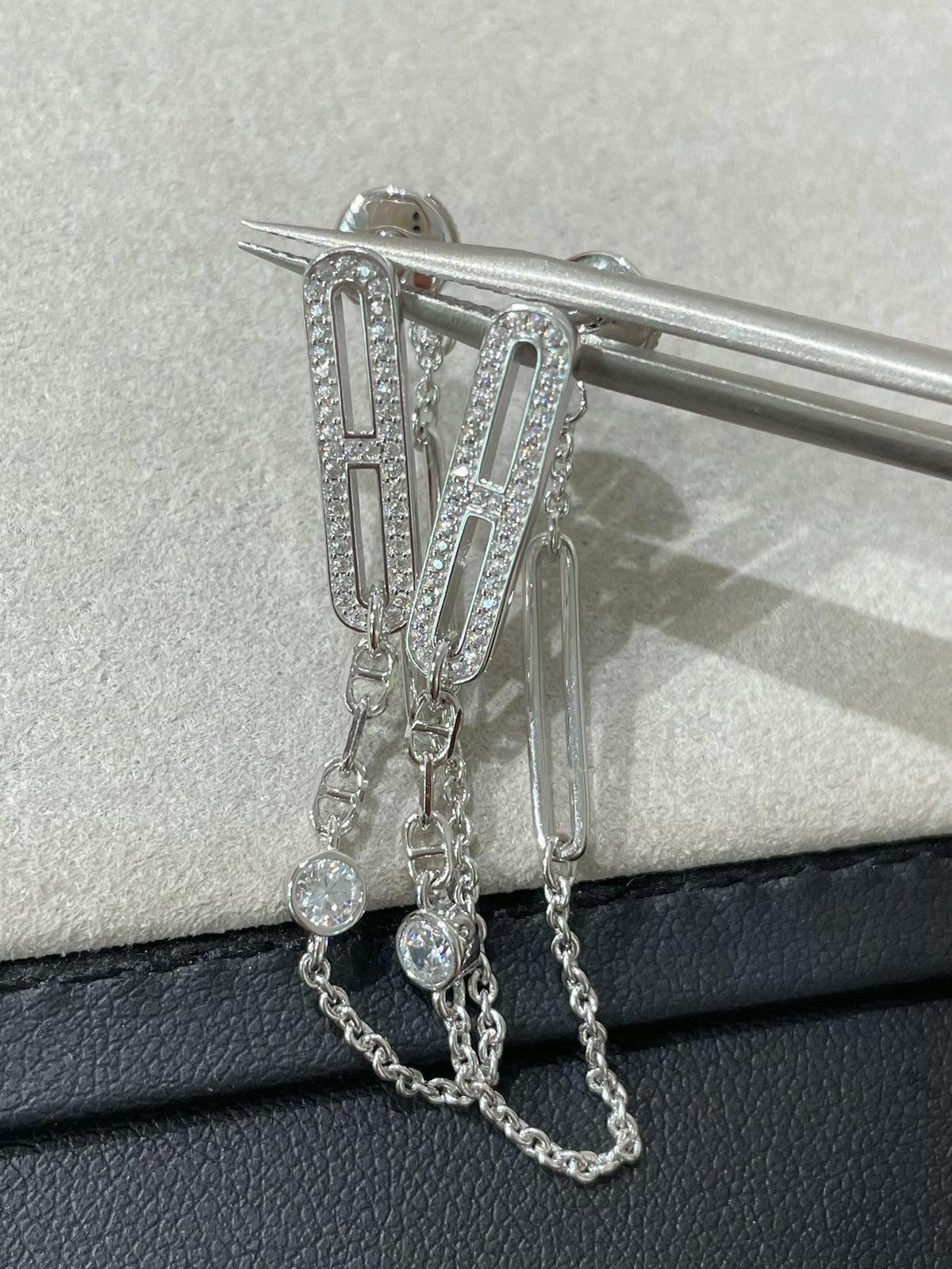[Cyra]  CHAINE CHAOS DIAMOND DROP EARRINGS