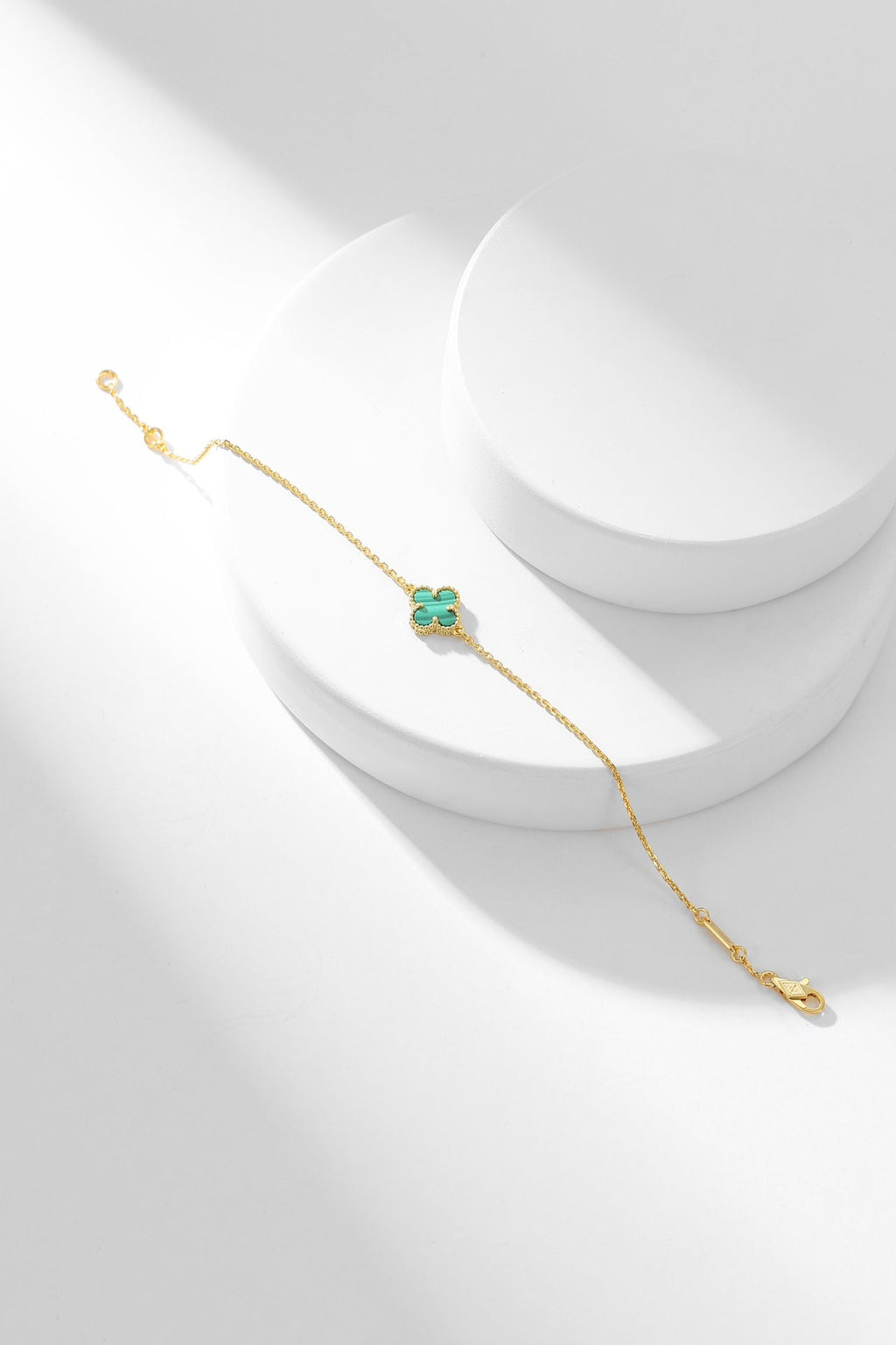 [Cyra]  CLOVER BRACELET MALACHITE 1 MOTIF