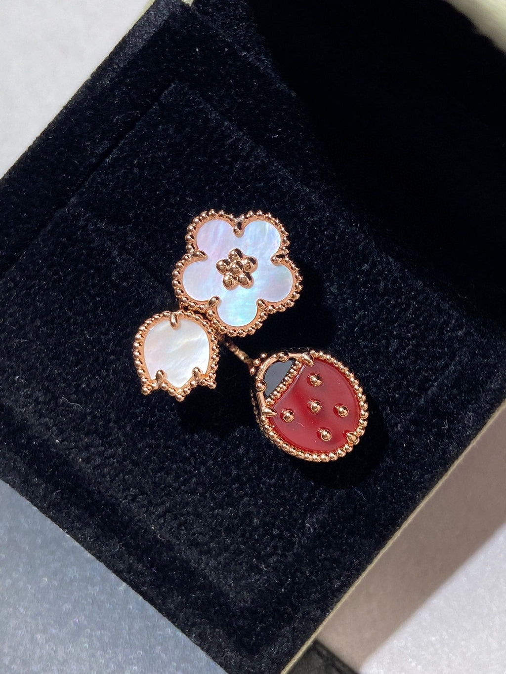 [Cyra] LUCKY 3 MOTIF RING AUS ROSÉGOLD