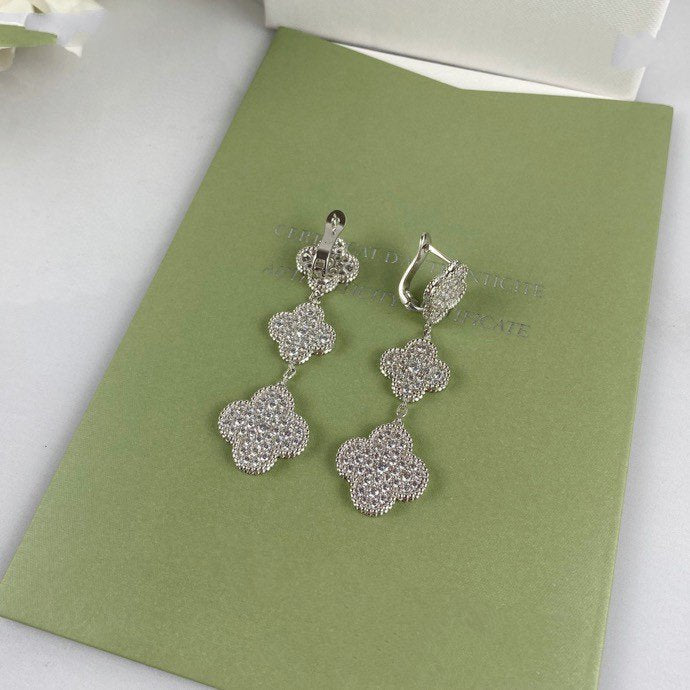 [Cyra]  CLOVER 3 MOTIF DIAMOND SILVER DROP EARRINGS
