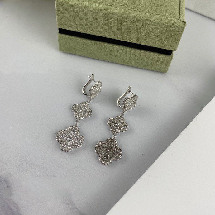 [Cyra]  CLOVER 3 MOTIF DIAMOND SILVER DROP EARRINGS