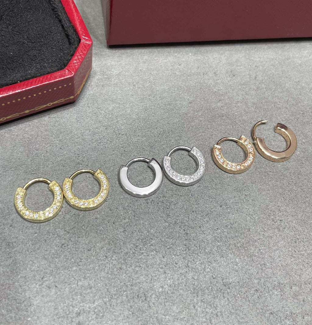[Cyra]  LOVE DIAMOND EARRINGS