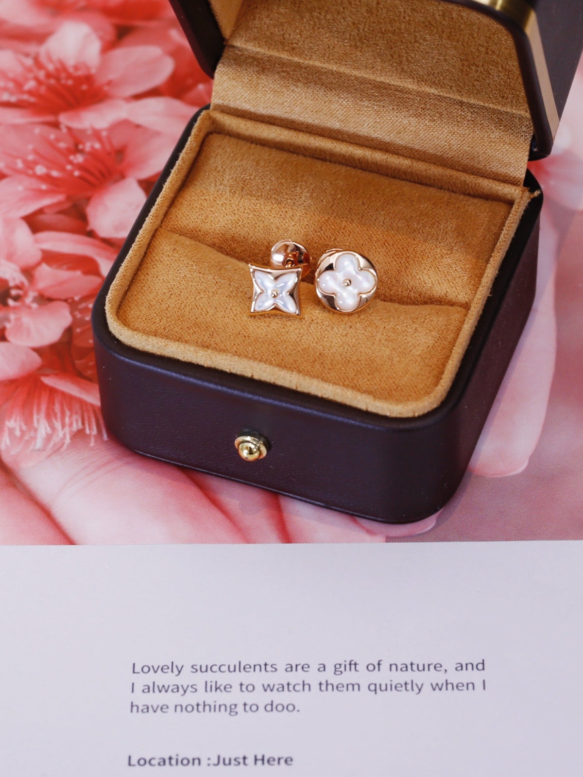 [Cyra]  STAR AND SUN PINK GOLD MOP STUD EARRINGS