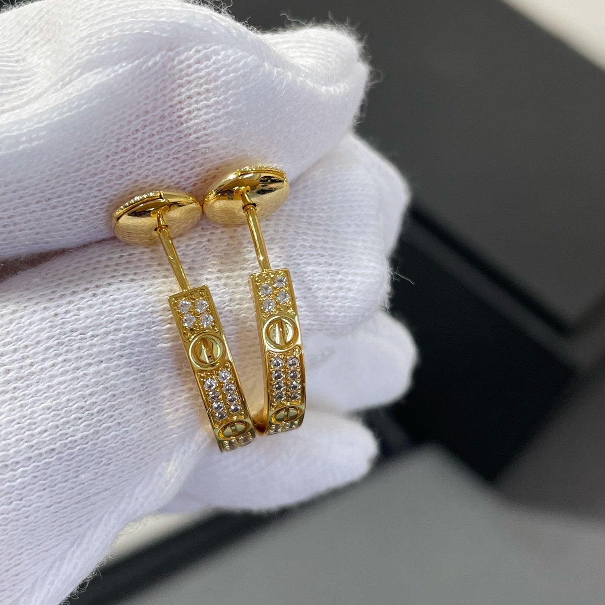 [Cyra]  LOVE DIAMOND GOLD HOOP EARRINGS