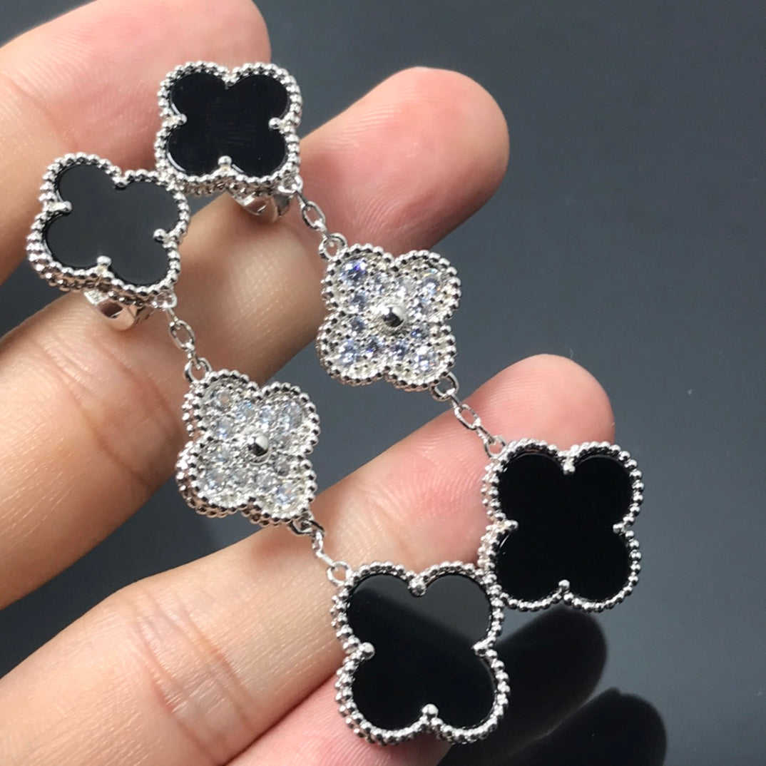 [Cyra]  CLOVER 3 MOTIF DIAMOND ONYX SILVER EARRINGS