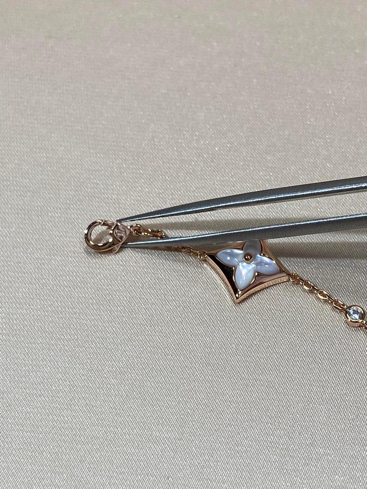 [Cyra]  STAR 4 MOTIF MOP DIAMOND PINK GOLD BRACELET