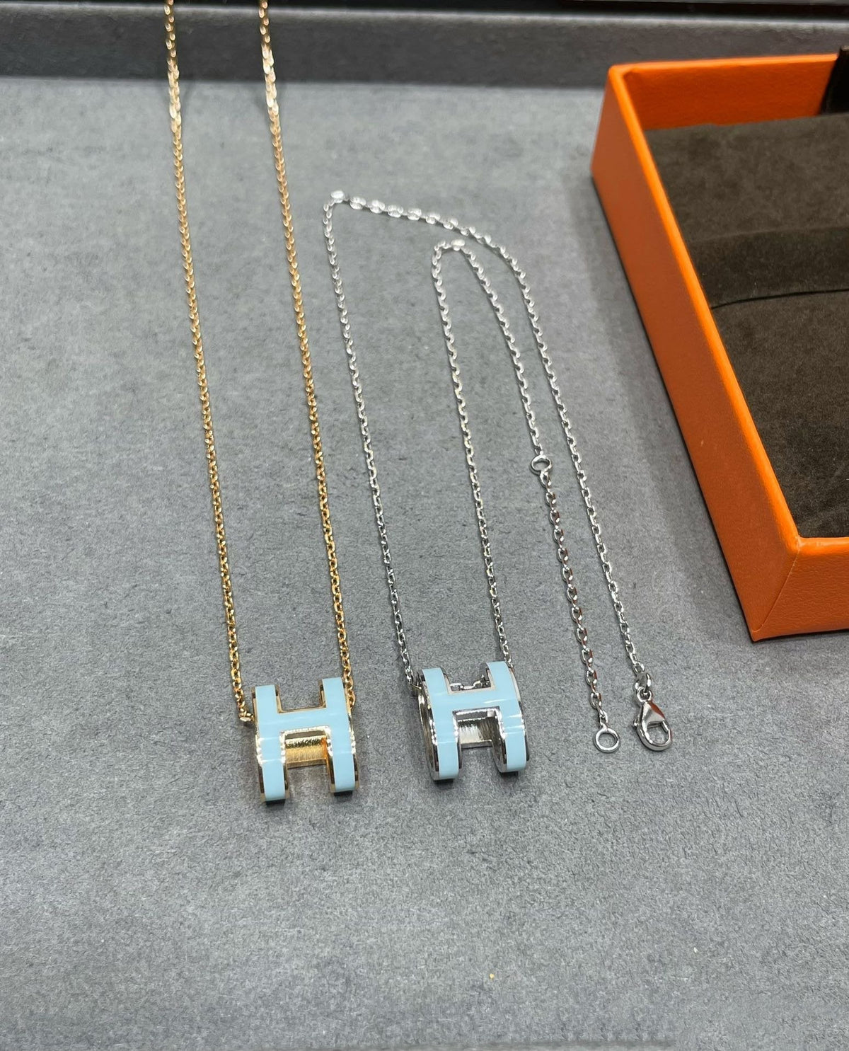 [Cyra]  POP H SKY BLUE NECKLACE