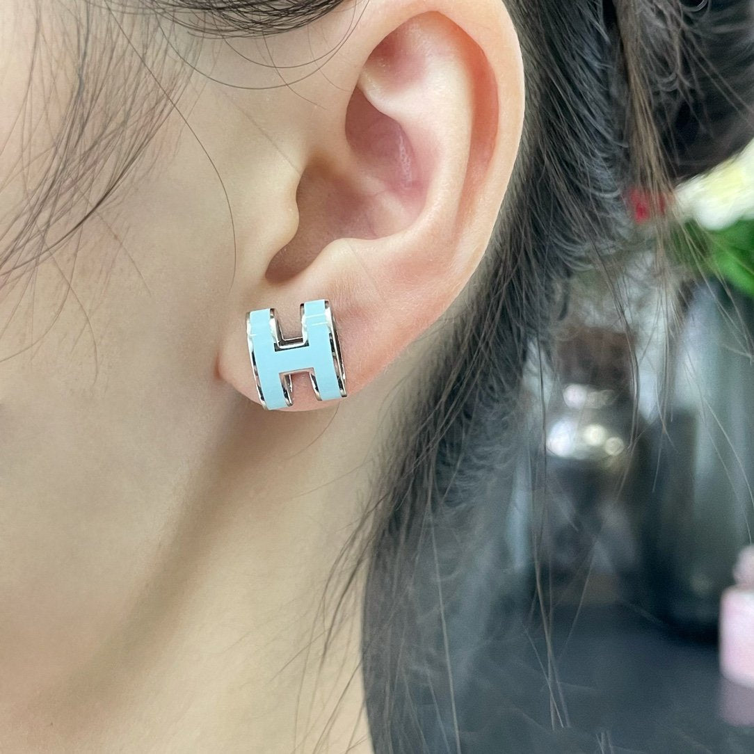 [Cyra]  POP H SKY BLUE STUD EARRINGS