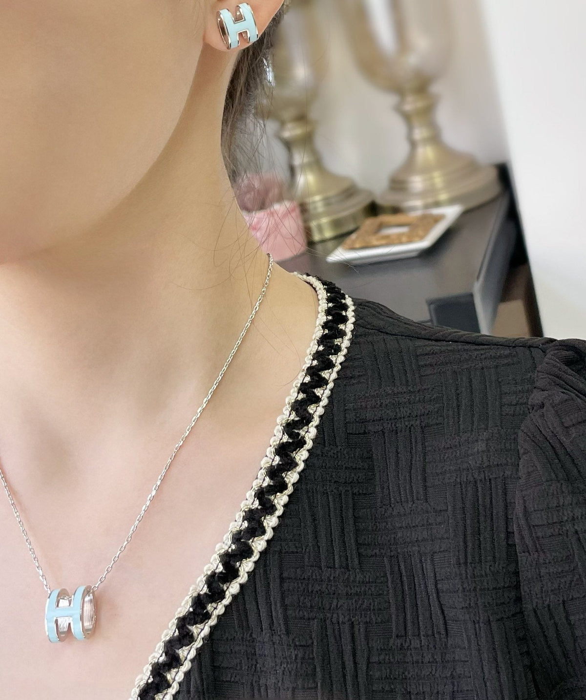 [Cyra]  POP H SKY BLUE STUD EARRINGS