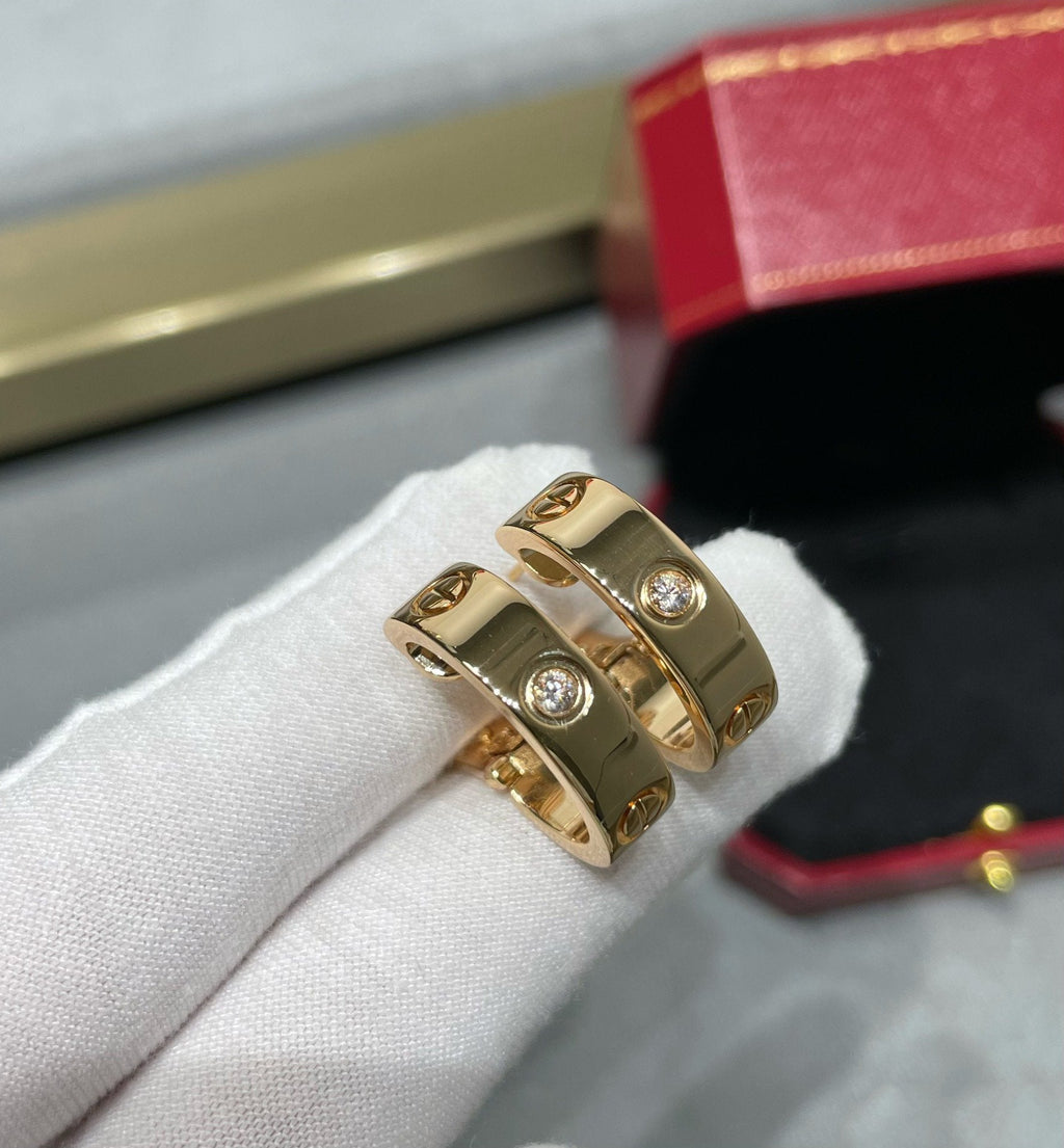 [Cyra]  LOVE 5.5MM 1 DIAMOND EARRINGS
