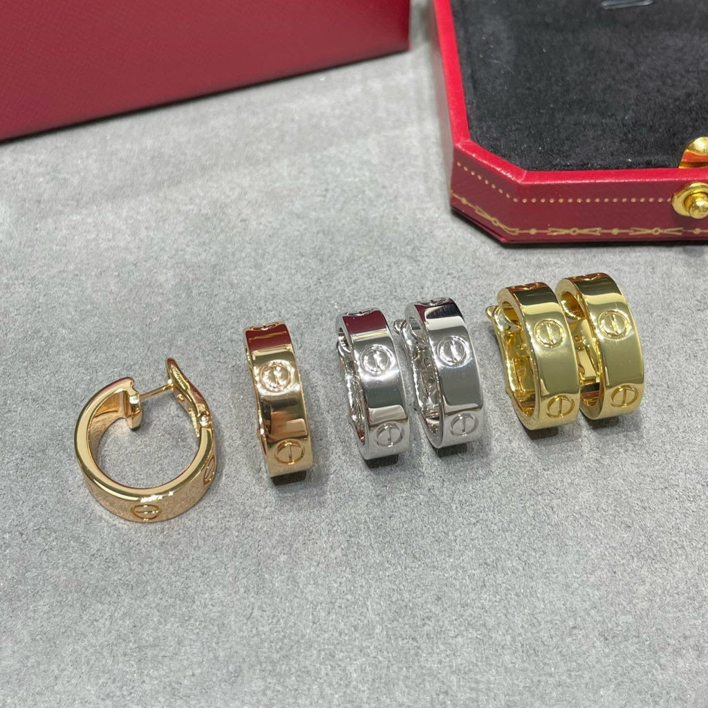 [Cyra]  LOVE 5.5MM EARRINGS