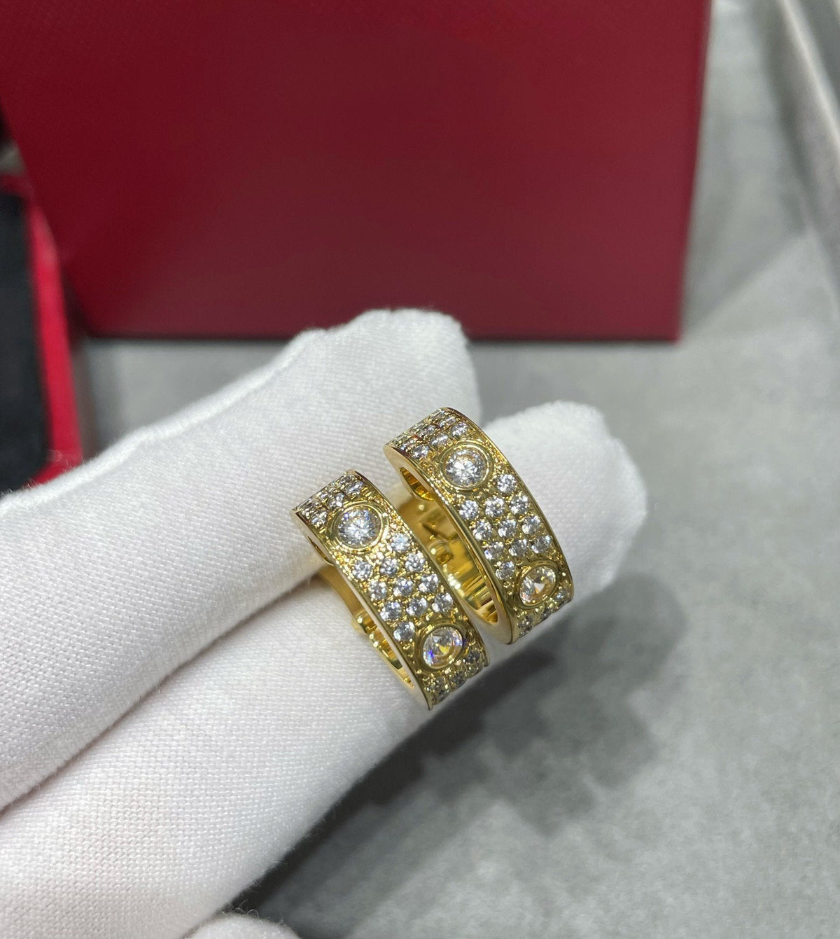 [Cyra]  LOVE 5.5MM DIAMOND PAVED EARRINGS