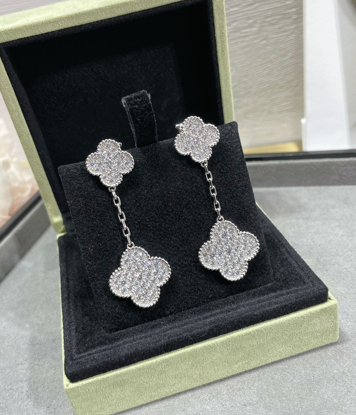 [Cyra]  CLOVER 2 MOTIFS DIAMOND PAVED SILVER EARRINGS