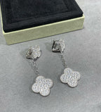 [Cyra] CLOVER 2 MOTIVE DIAMANT-PAVÉ-OHRRINGE AUS SILBER