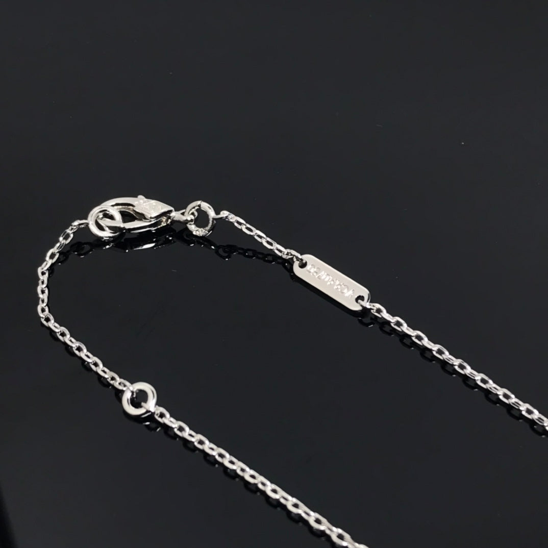 [Cyra] LANGE HALSKETTE CLOVER PIETERSIT SILBER