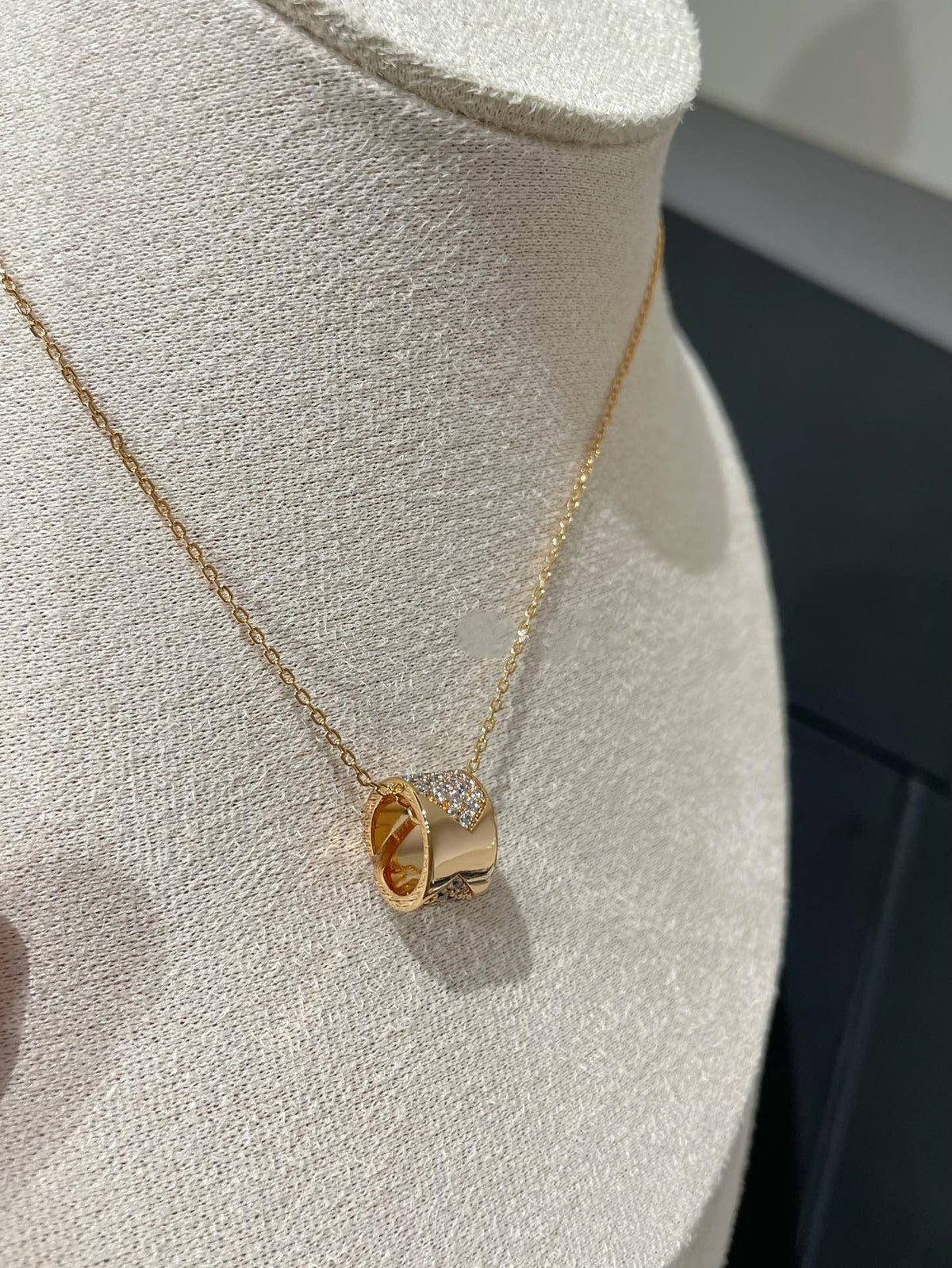 [Cyra]  LIENS EVIDENCE DIAMOND PAVED NECKLACE