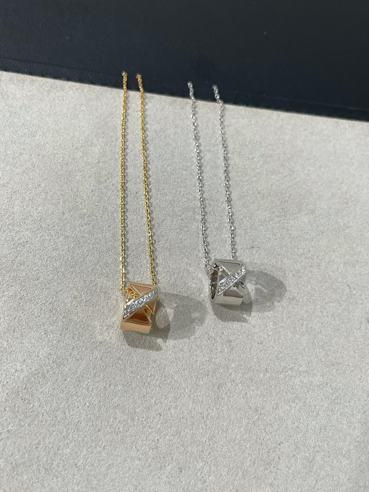 [Cyra]  LIENS EVIDENCE DIAMOND NECKLACE