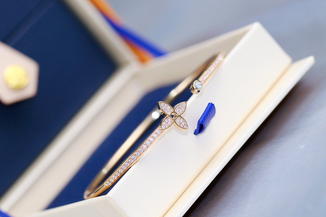 [Cyra]  IDYLLE PINK GOLD OPEN BRACELET DIAMOND PAVED