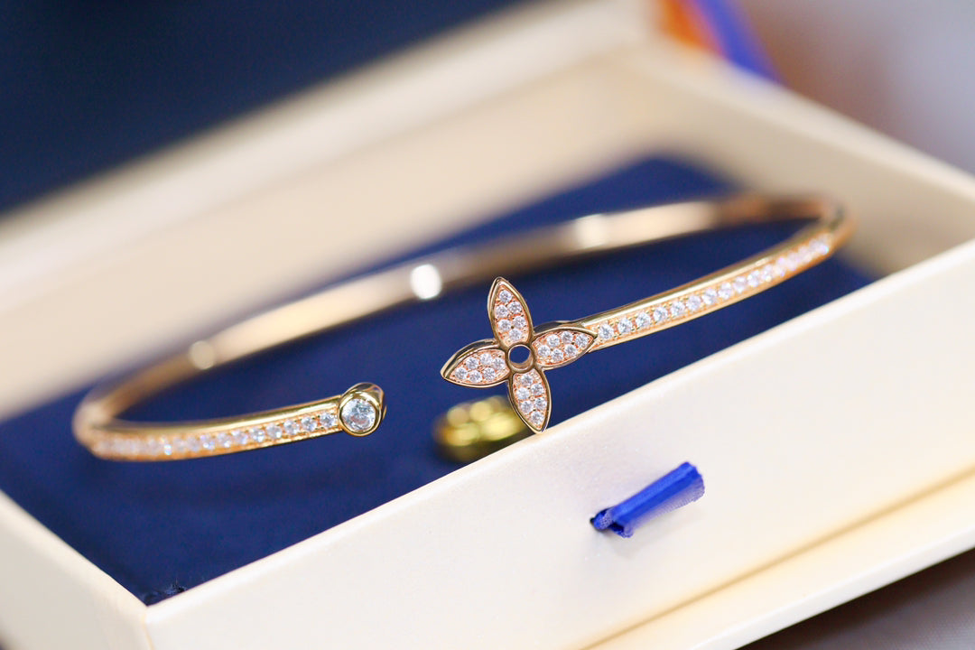 [Cyra]  IDYLLE PINK GOLD OPEN BRACELET DIAMOND PAVED