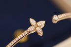 [Cyra]  IDYLLE OFFENES ARMBAND IN ROSÉGOLD MIT DIAMANT-PAVÉ