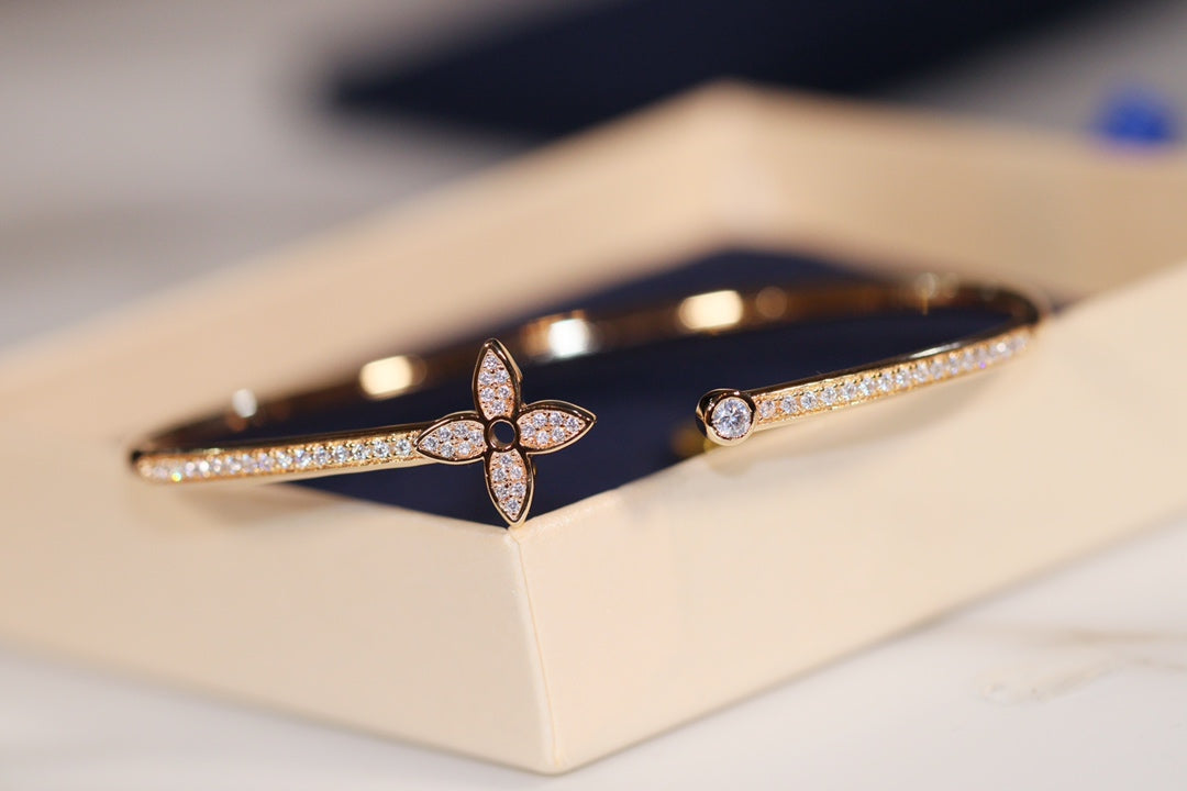 [Cyra]  IDYLLE GOLD OPEN BRACELET DIAMOND PAVED