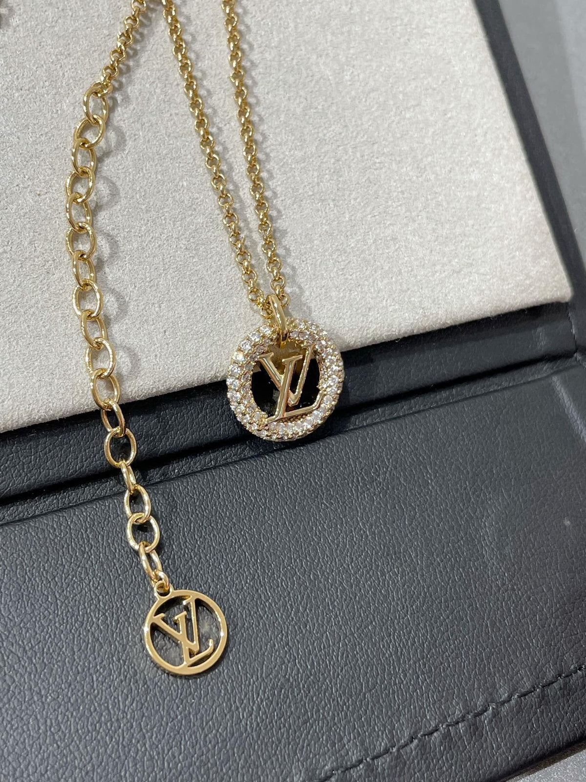 [Cyra]  BY NIGHT DIAMOND PAVED NECKLACE