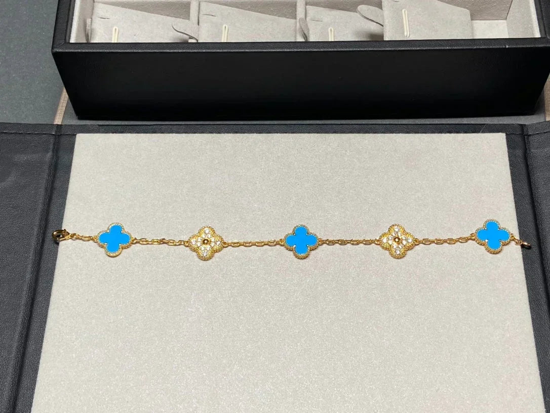 [Cyra] Neue CLOVER 5 MOTIF BLAUER ACHAT ARMBAND-KOLLEKTION