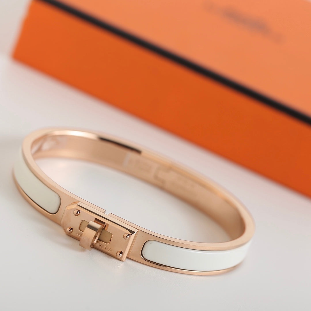 [Cyra]  HM KELLY WEISSES ARMBAND