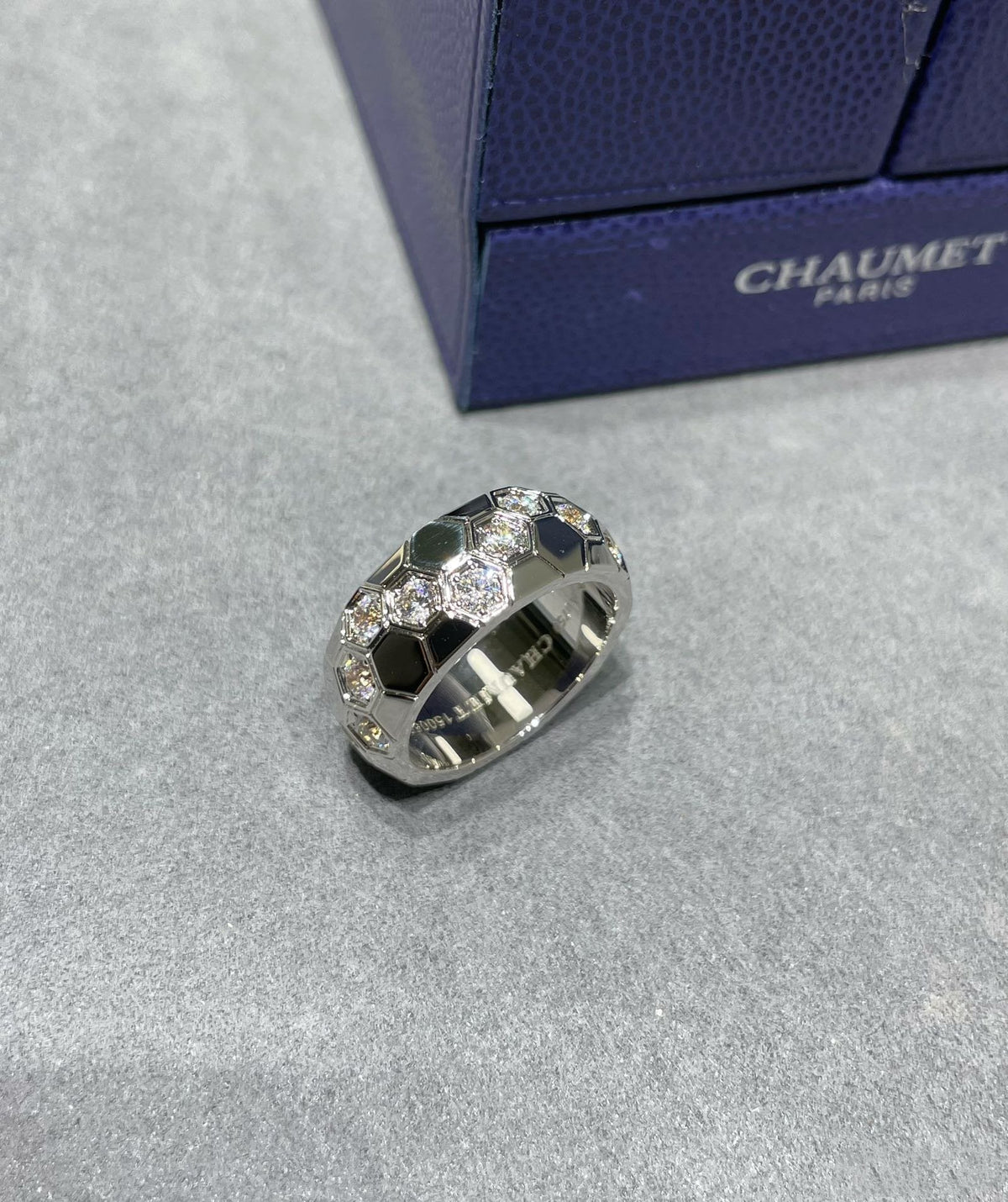 [Cyra]  BEE LOVE DIAMOND LARGE RING