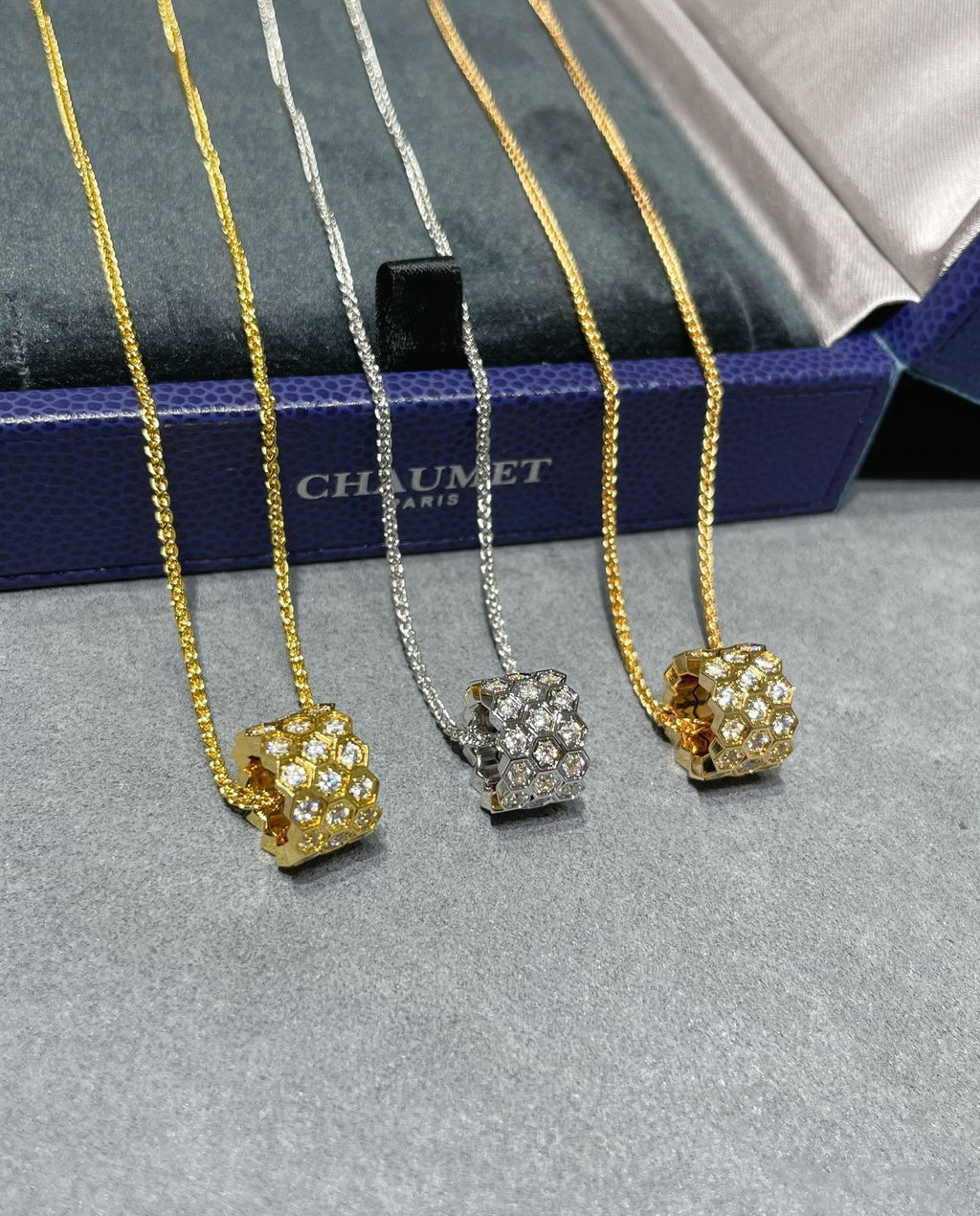 [Cyra]  BEE LOVE DIAMOND PAVED 3 ROW NECKLACE