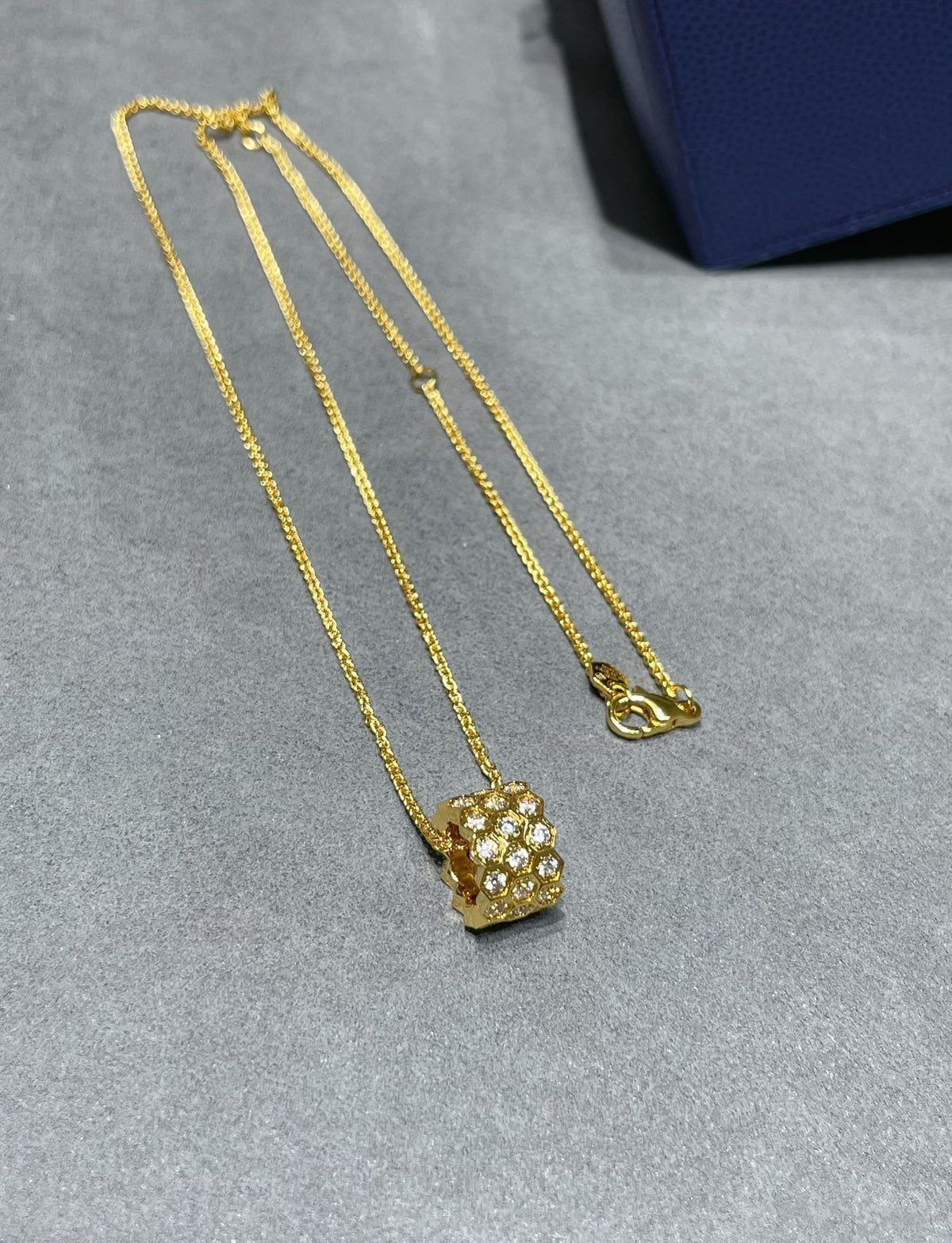 [Cyra]  BEE LOVE DIAMOND PAVED 3 ROW NECKLACE