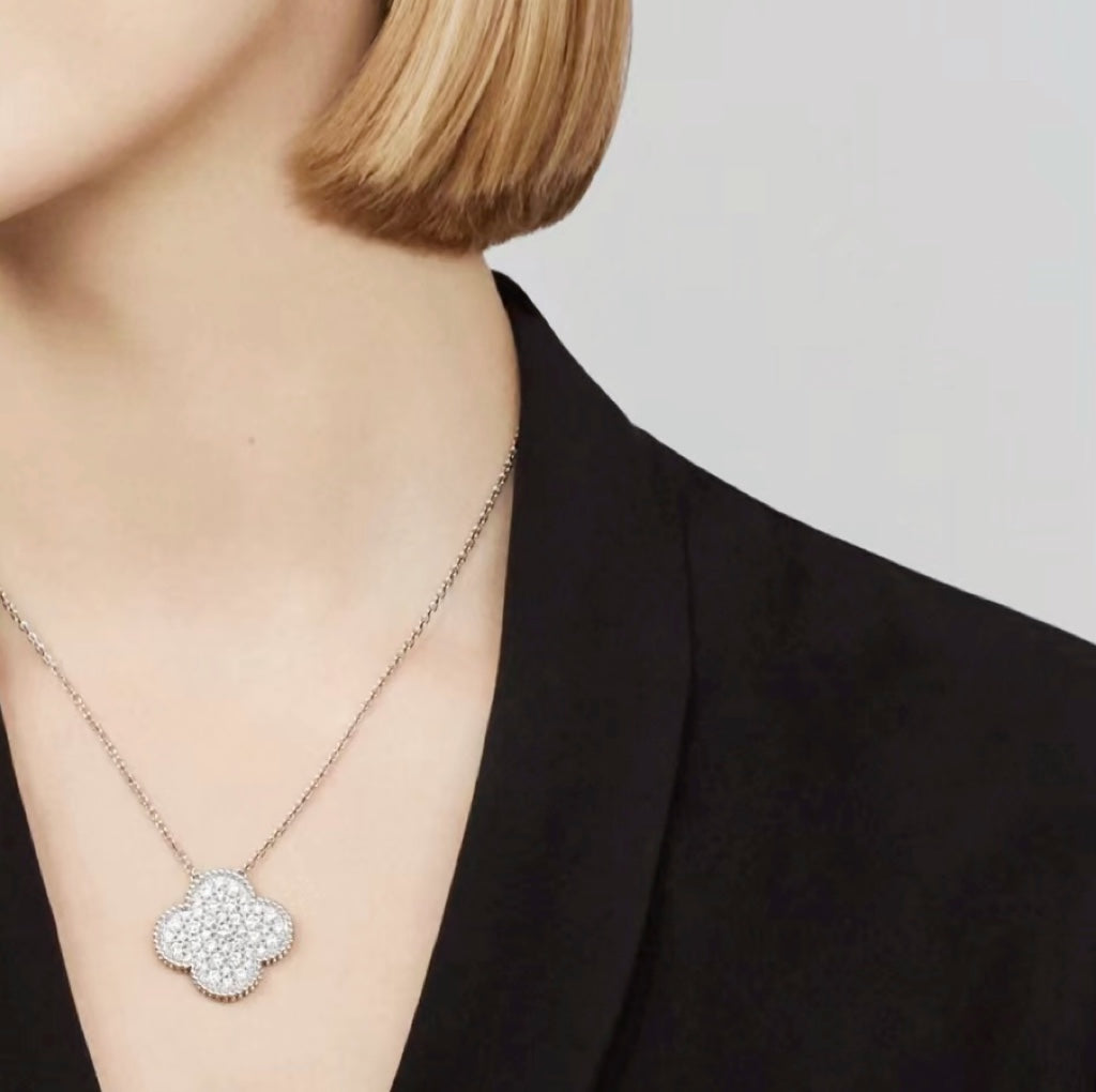 [Cyra]  CLOVER 25MM LARGE PENDANT DIAMOND PAVED SILVER NECKLACE