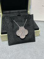 [Cyra]  CLOVER 25MM LARGE PENDANT DIAMOND PAVED SILVER NECKLACE