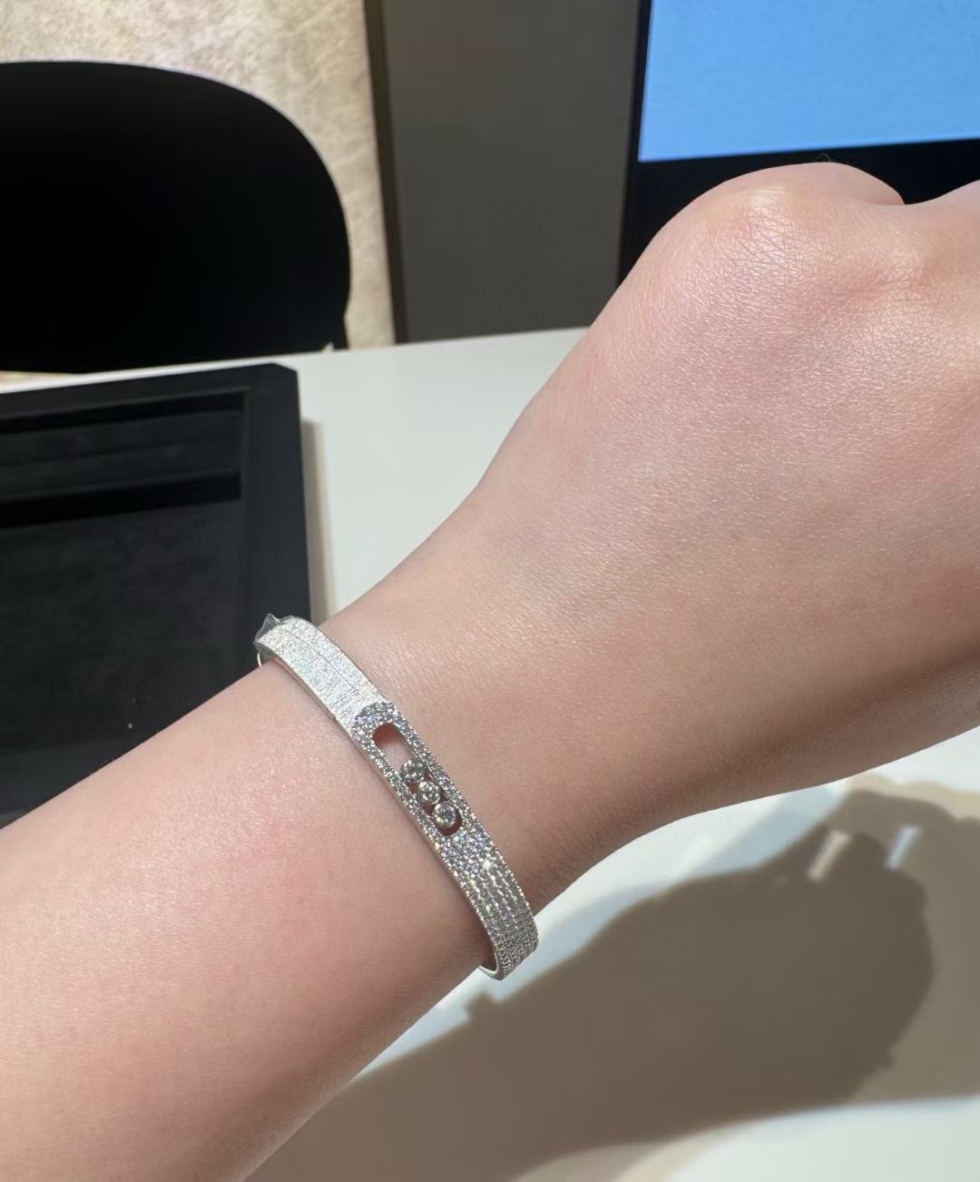 [Cyra]  2026 BRAND-NEW FROSTED BRACELET WITH DIAMONDS THREE COLORS