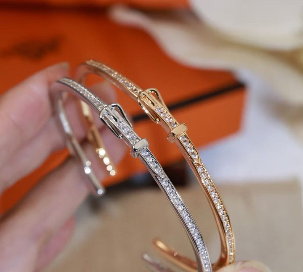 [Cyra] DIAMANTBESETZTES ARMBAND DREIFARBIG