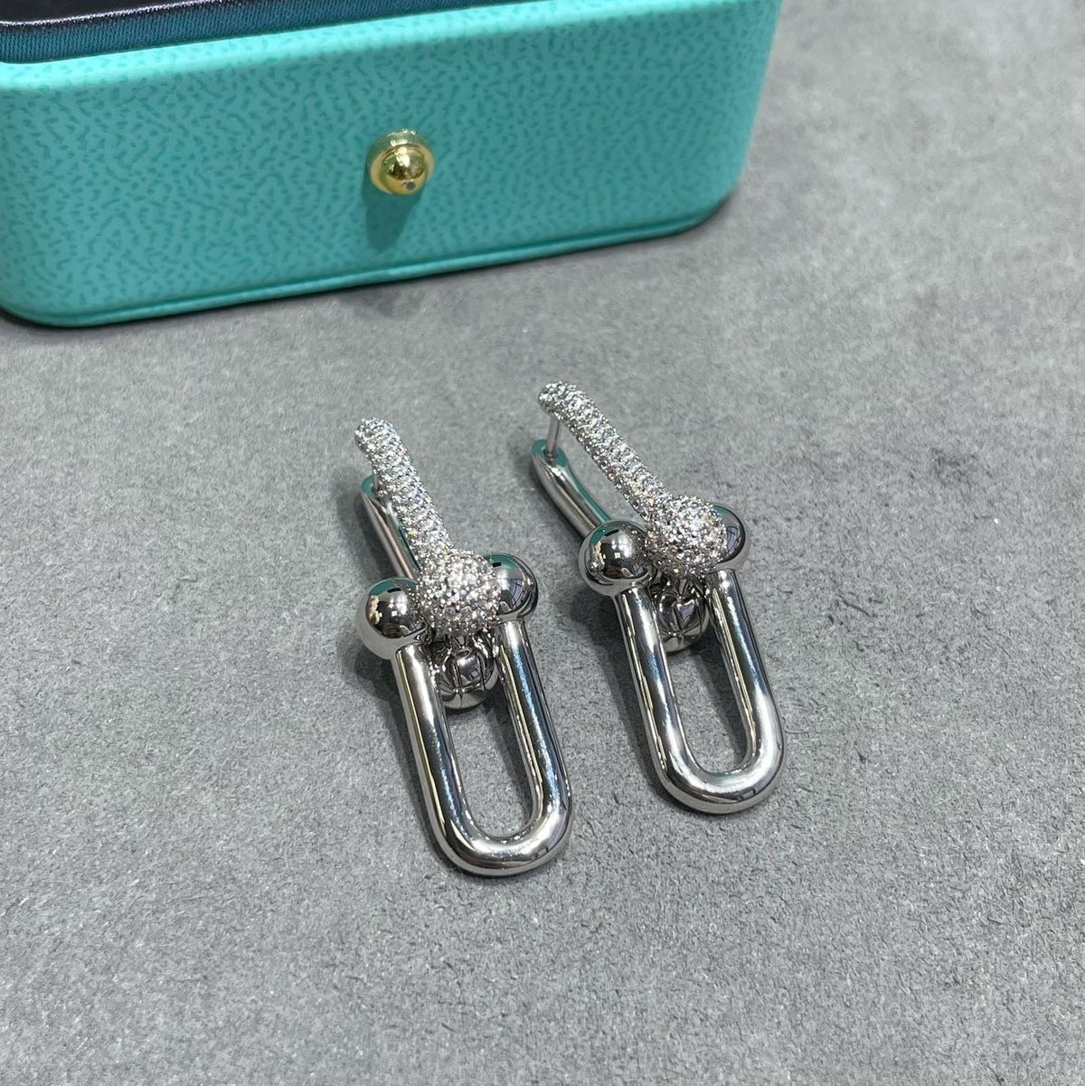 [Cyra]  TF U-shaped diamond earrings