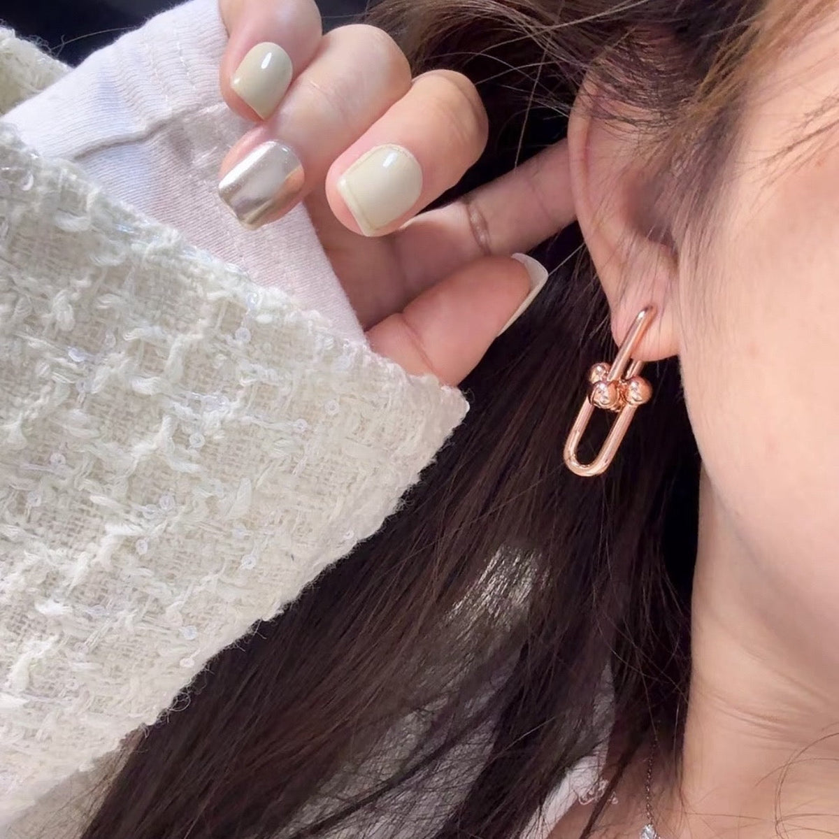 [Cyra]  TF U-shaped earrings