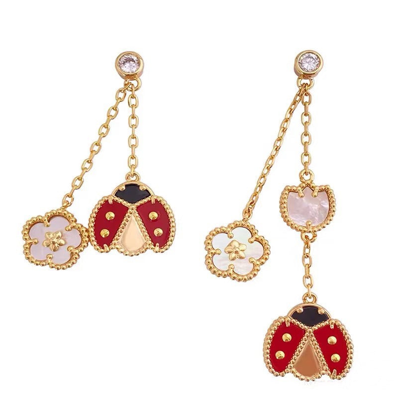 [Cyra]  LUCKY LADYBUG WHITE MOP EARRINGS