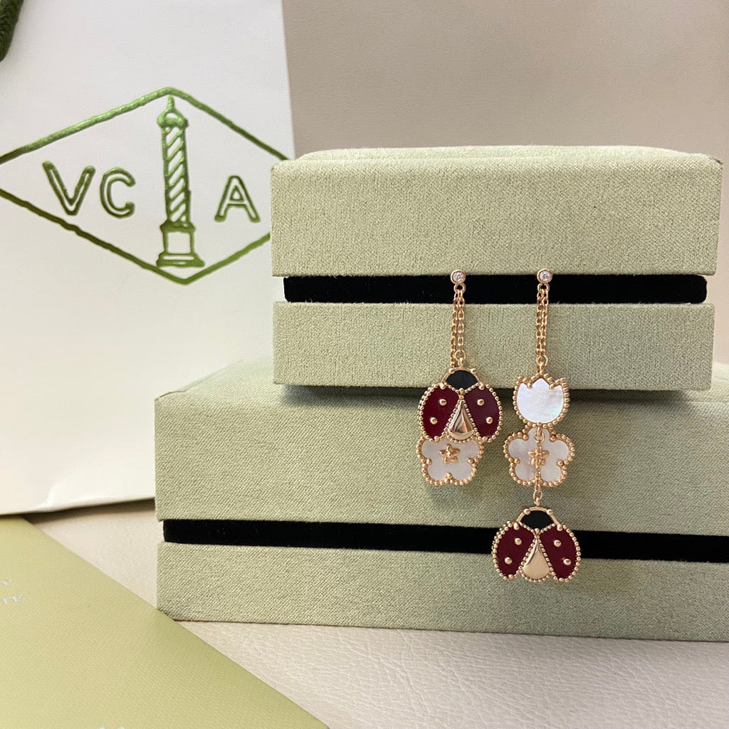 [Cyra]  LUCKY LADYBUG WHITE MOP EARRINGS