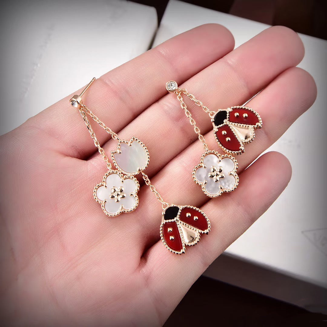[Cyra]  LUCKY LADYBUG WHITE MOP EARRINGS
