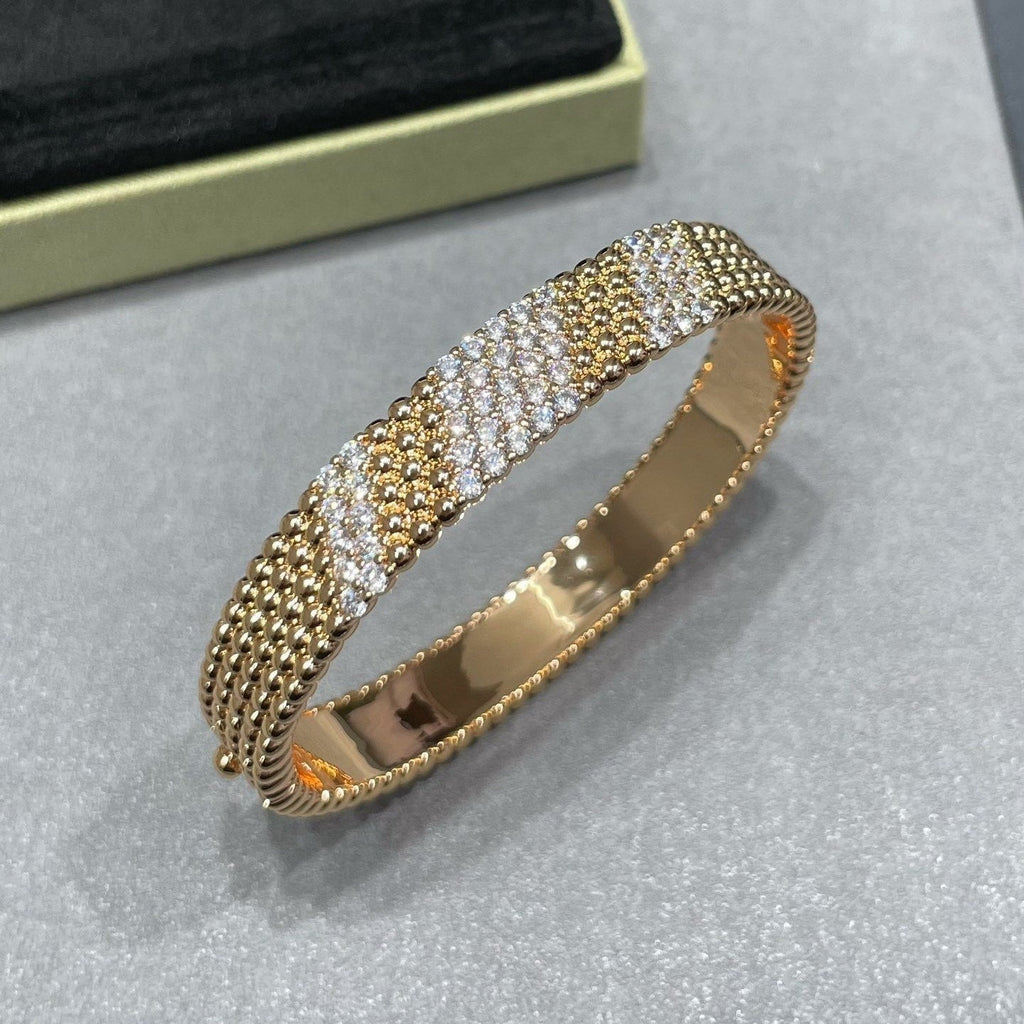 [Cyra]   PERLEE DIAMANTARMBAND, 5-REIHIGES DIAMANTBESETZTES DESIGN