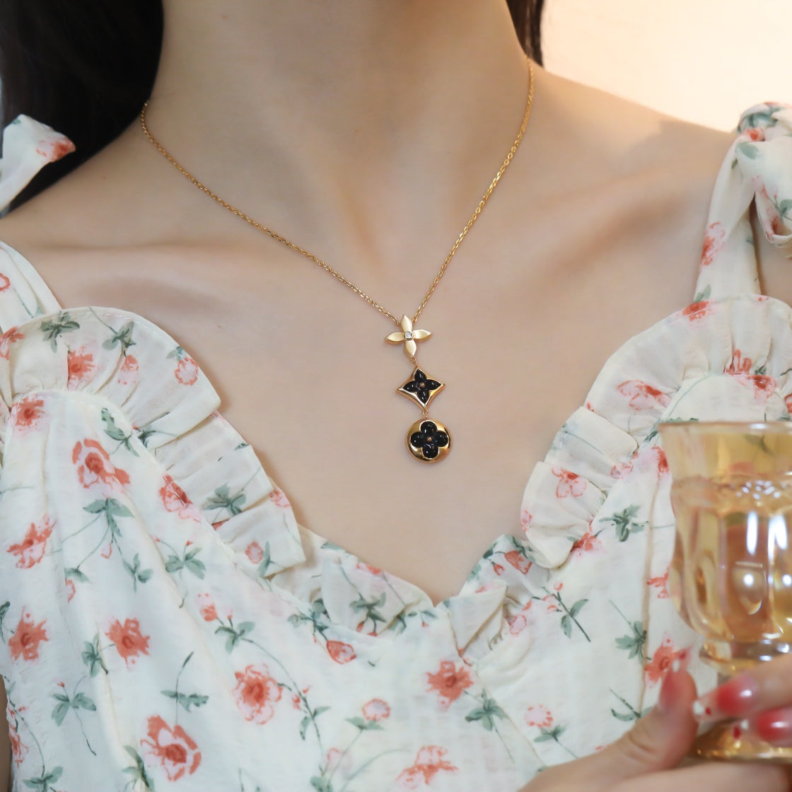 [Cyra]  STAR AND SUN ONYX PINK GOLD NECKLACE